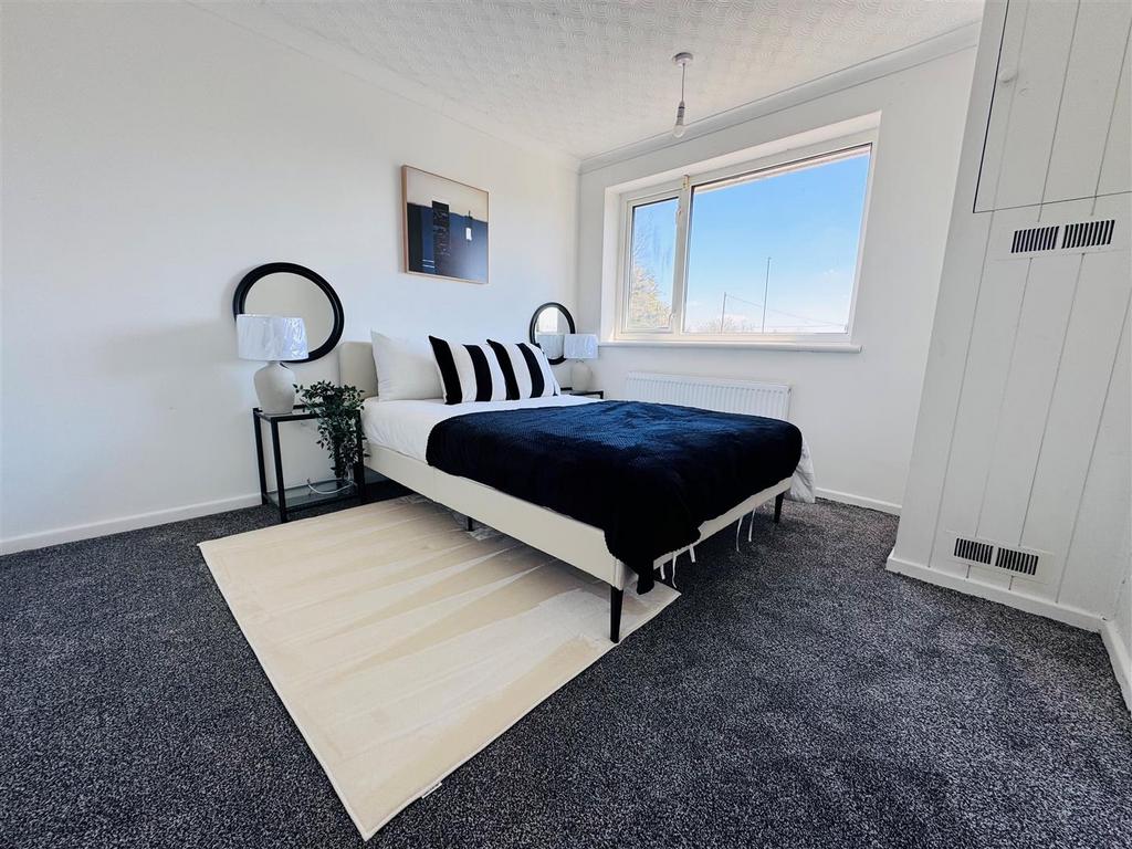 Bedroom 2.2.jpg