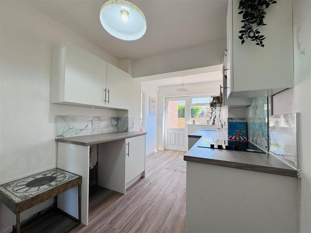 Kitchen 1.jpg