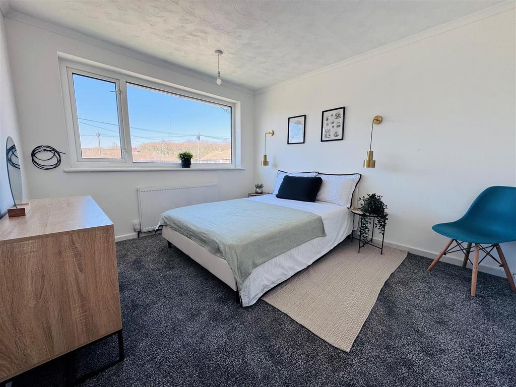Bedroom 1.1.jpg