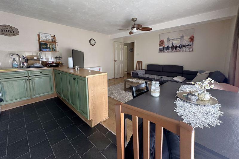Kitchen/living room