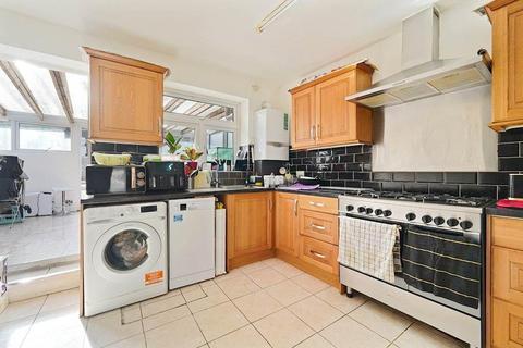 4 bedroom terraced house for sale, Little Ilford Lane, Ilford, Greater London, E12 5PW