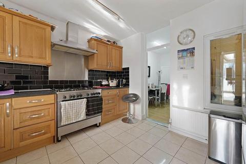 4 bedroom terraced house for sale, Little Ilford Lane, Ilford, Greater London, E12 5PW