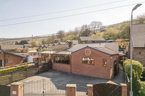 3 bedroom bungalow for sale, South Parade, Elland