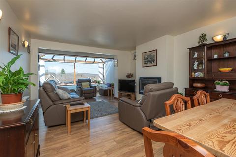 3 bedroom bungalow for sale, South Parade, Elland