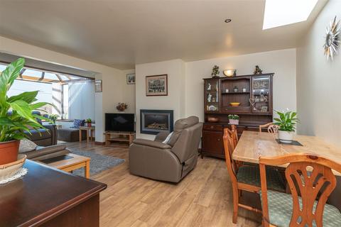 3 bedroom bungalow for sale, South Parade, Elland