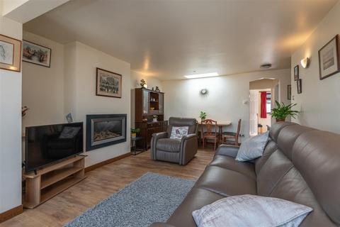 71 South Parade, Elland, HX5 0NR