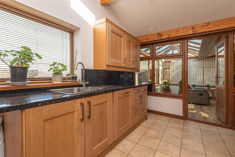 71 South Parade, Elland, HX5 0NR