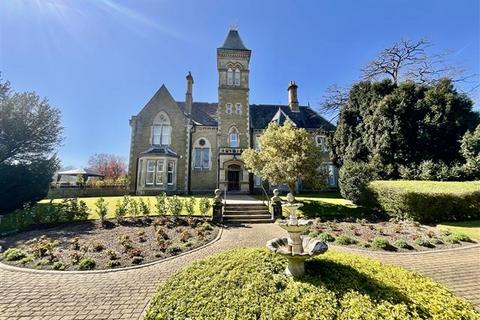 2 bedroom flat for sale, Eckington Hall, Mosborough, Sheffield, S20 5EQ