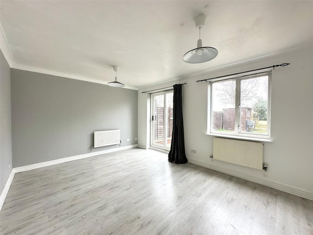 Reception 2/Bed 4