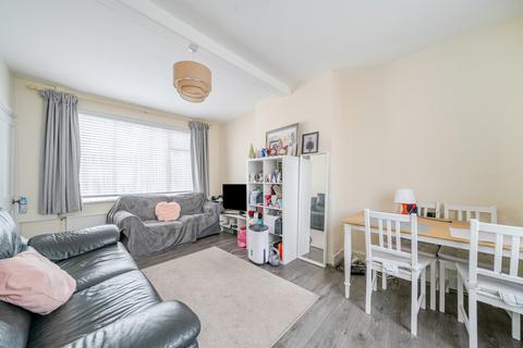 38 Arnold Road, Woking, GU21 5JU