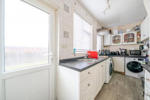 38 Arnold Road, Woking, GU21 5JU