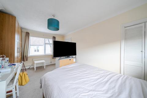 38 Arnold Road, Woking, GU21 5JU