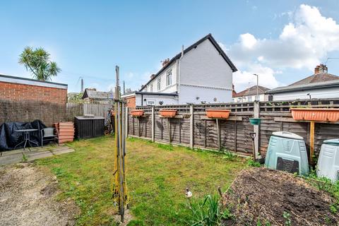 38 Arnold Road, Woking, GU21 5JU