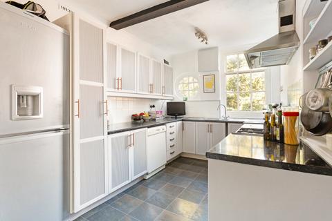 2 bedroom flat for sale, Middle Hill, Egham, Surrey
