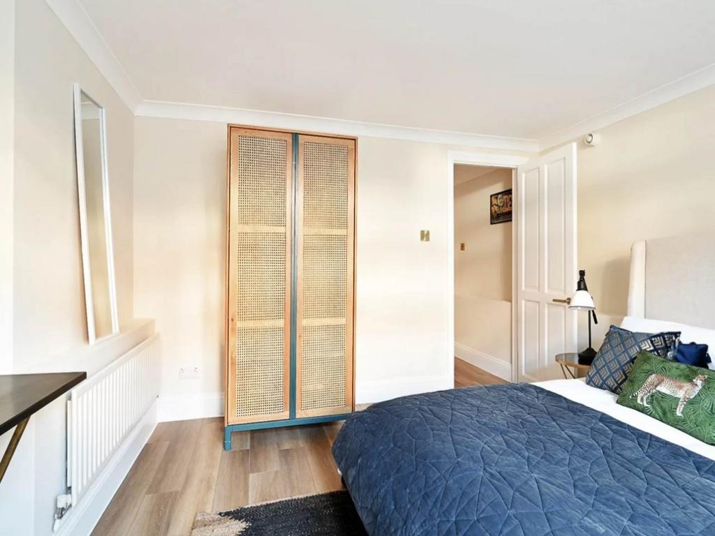 6 85 BV bedroom 1