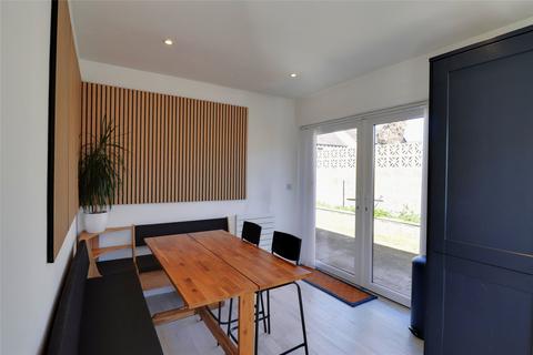 11 Dune View Road, Braunton, EX33 1DA