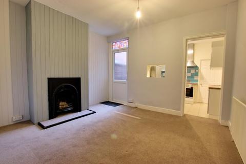 3 bedroom terraced house to rent, Briants Avenue, Reading RG4