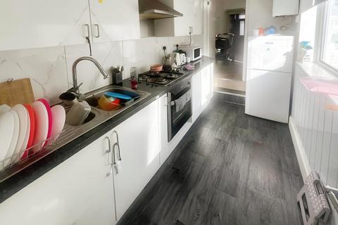 71 Chell Street, Stoke-on-trent, ST1 6BB