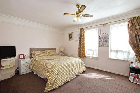 4 bedroom end of terrace house for sale, St. Edmunds Close, Erith DA18