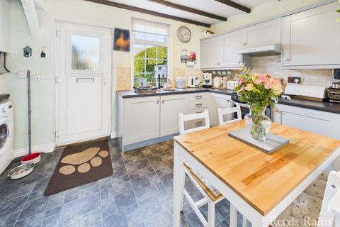 2 bedroom terraced house for sale, Main Street, Scarborough YO11