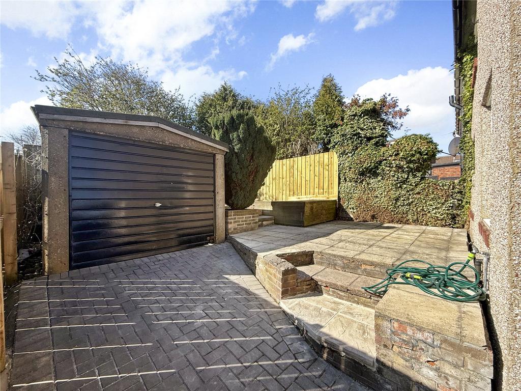 Rear Gardem/Garage