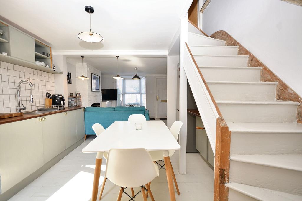 Kitchen/Dining Area