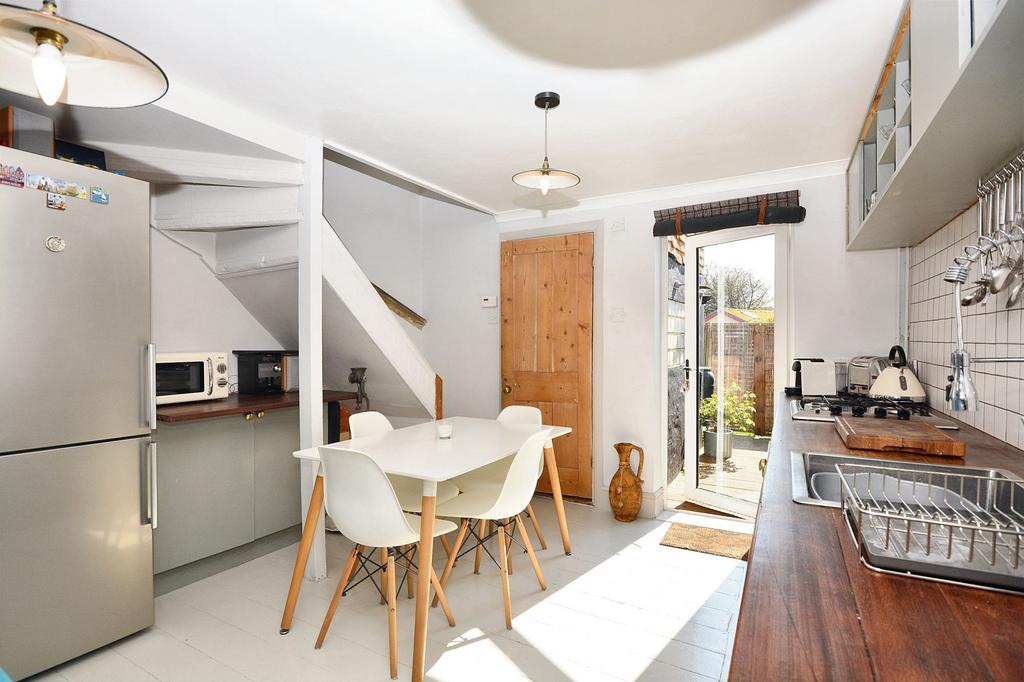 Kitchen/Dining Area