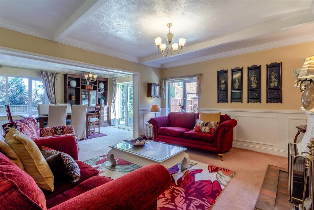 Lounge and dining room