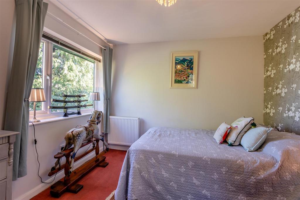 Guest bedroom