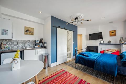 1 bedroom apartment for sale, Bank Road, Matlock DE4