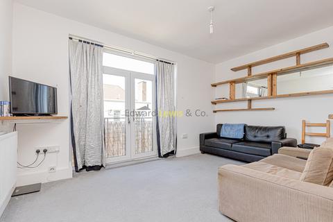 2 bedroom flat to rent, Turin Street, London E2