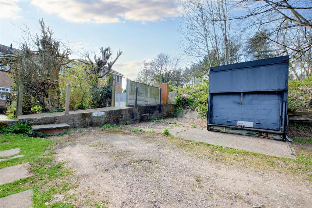 Rear Driveway 5.jpeg