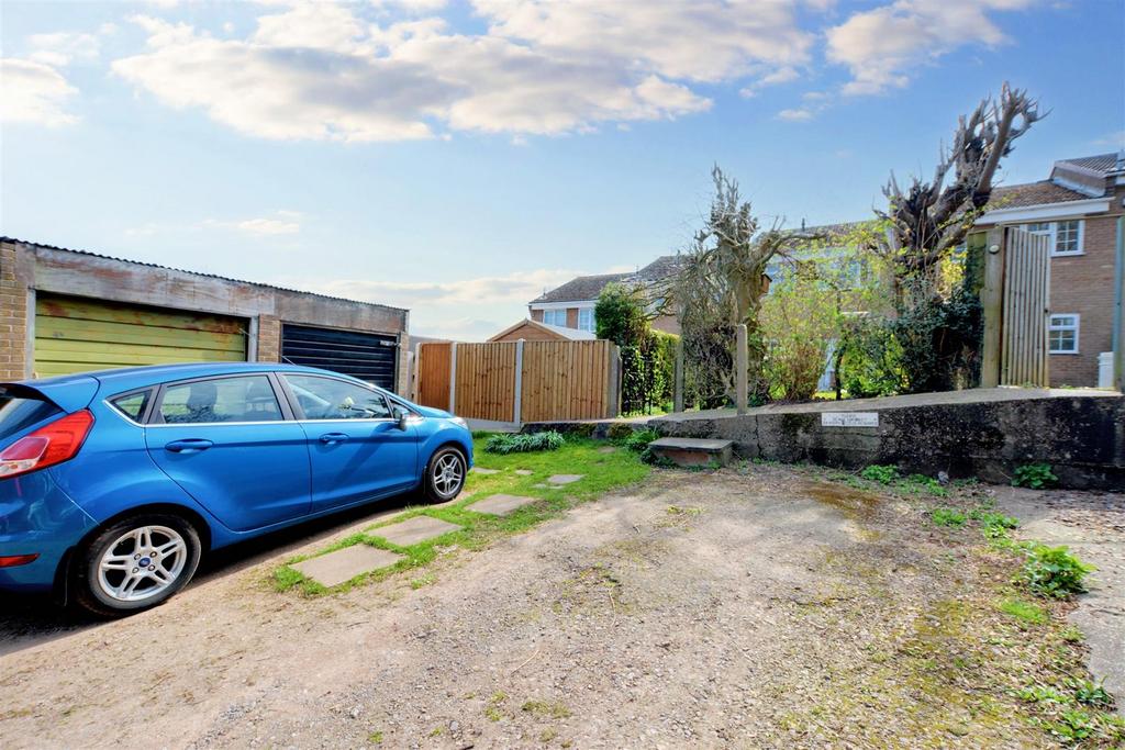 Rear Driveway 1.jpeg