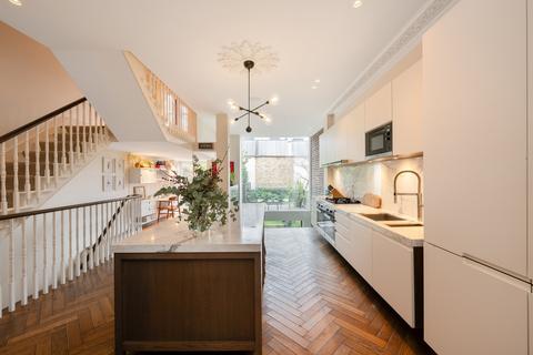 undefined, Lancaster Road, London, W11