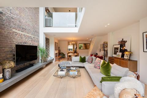 undefined, Lancaster Road, London, W11