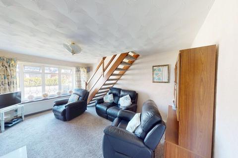 3 bedroom semi-detached house for sale, Louise Gardens, Westhoughton, BL5