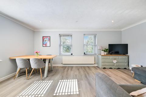 2 bedroom flat for sale, Tower Road, Tadworth KT20