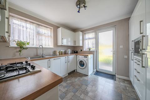 32 Lyminge Close, Sidcup, DA14 6RE