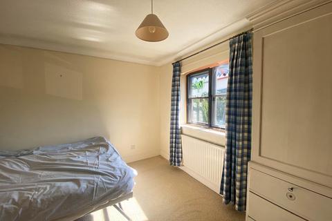 10 Maris Green, Great Shelford, Cambridge, CB22 5EE