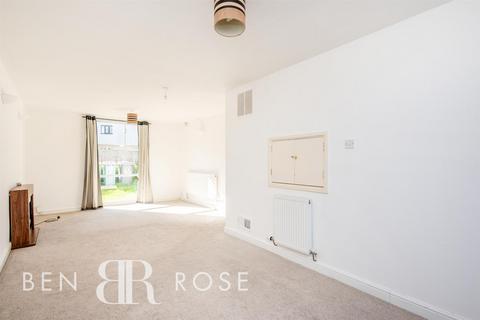 3 bedroom terraced house to rent, Creswell Avenue, Ingol, Preston