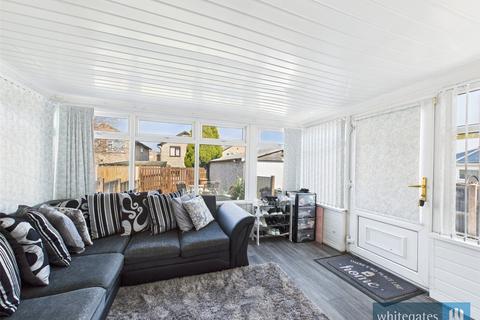 19 Crescent Walk, Clayton, Bradford, BD14 6EH
