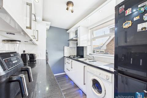 19 Crescent Walk, Clayton, Bradford, BD14 6EH