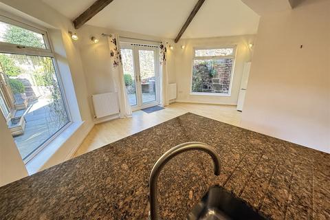 2 Laurelbanks, Heswall, Wirral, CH60 6SZ