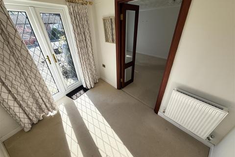 2 Laurelbanks, Heswall, Wirral, CH60 6SZ