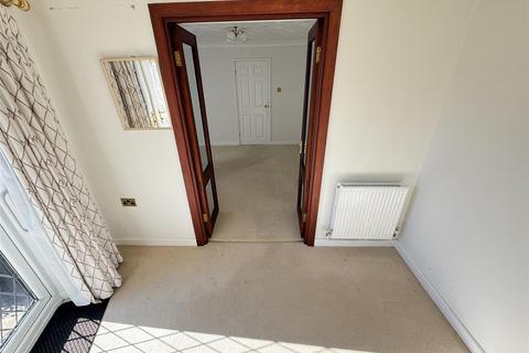 2 Laurelbanks, Heswall, Wirral, CH60 6SZ