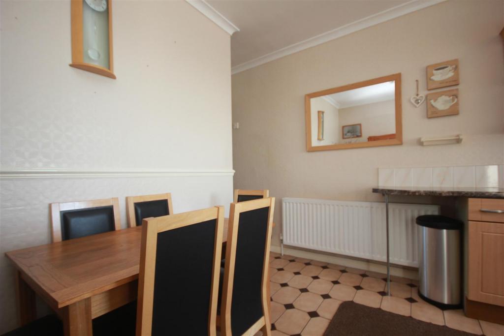 Dining kitchen