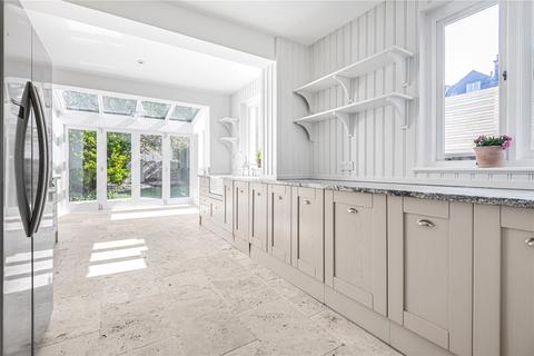 Flat A, 8 Willoughby Road, London, NW3 1SA
