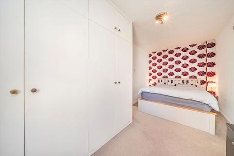 2 bedroom flat for sale, Winchester Street, London SW1V