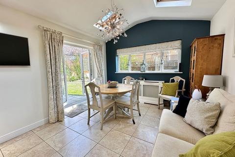 6 bedroom detached house for sale, Tudely Close, Northampton NN4