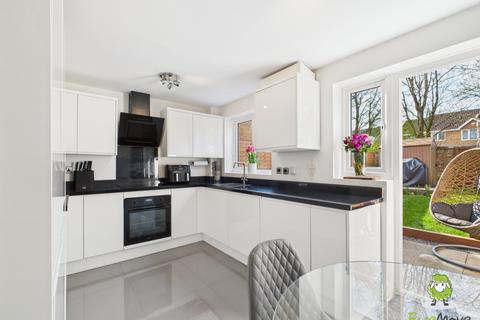 8 Chantry Mews, Basingstoke, RG22 4UE